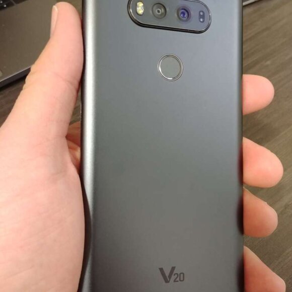 LG V20 64GB Black, Unlocked. In good condition !!! - Picture 2 of 9